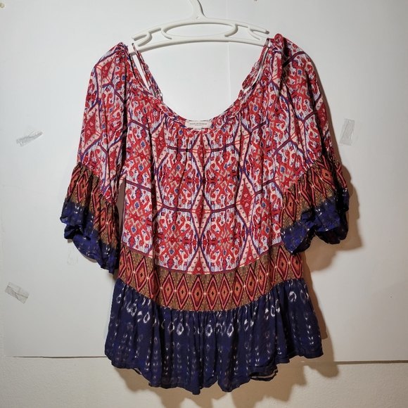 beachlunchlounge Tops - Womens Beachlunchlounge Peep shoulder Peasant top Size XS